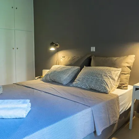 Athenian Vibe Apartment *